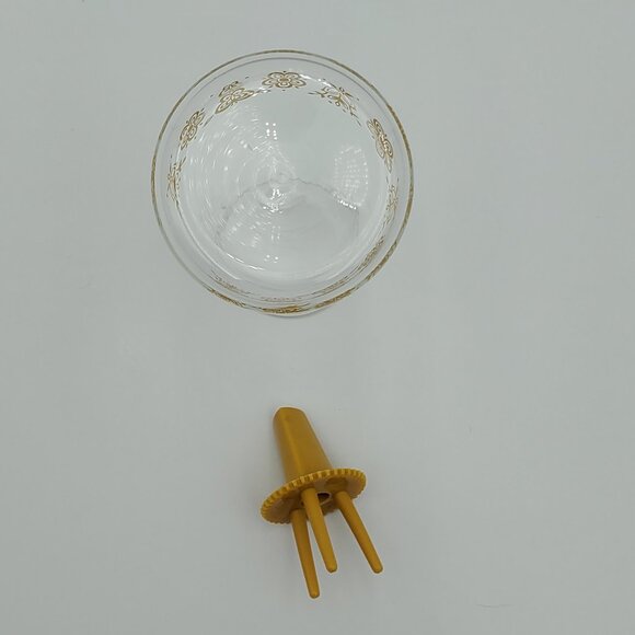 Pyrex Butterfly Gold Glass Salt & Pepper Shakers Corelle Clear Glass Shaker Set - Picture 10 of 11